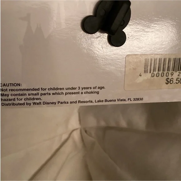 Collectible Disney Princess Pin . Exclusive for Card holders NEW - Picture 2 of 2